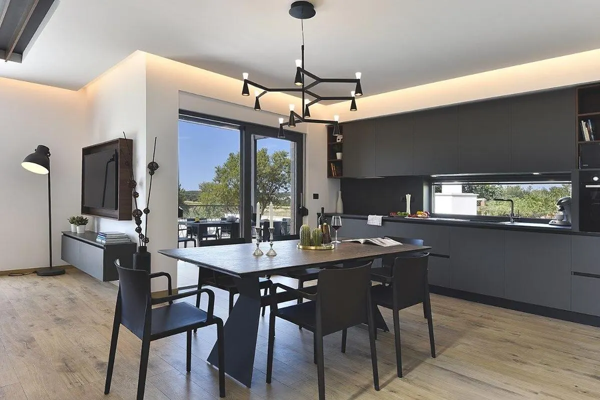 Villa Joy Pomer