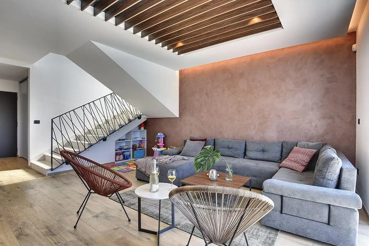 Villa Joy Pomer